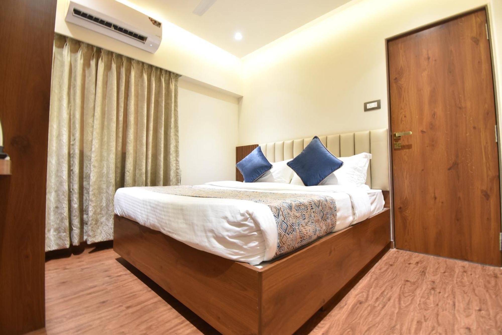 Hotel Kalpana Palace, Mumbai Ngoại thất bức ảnh
