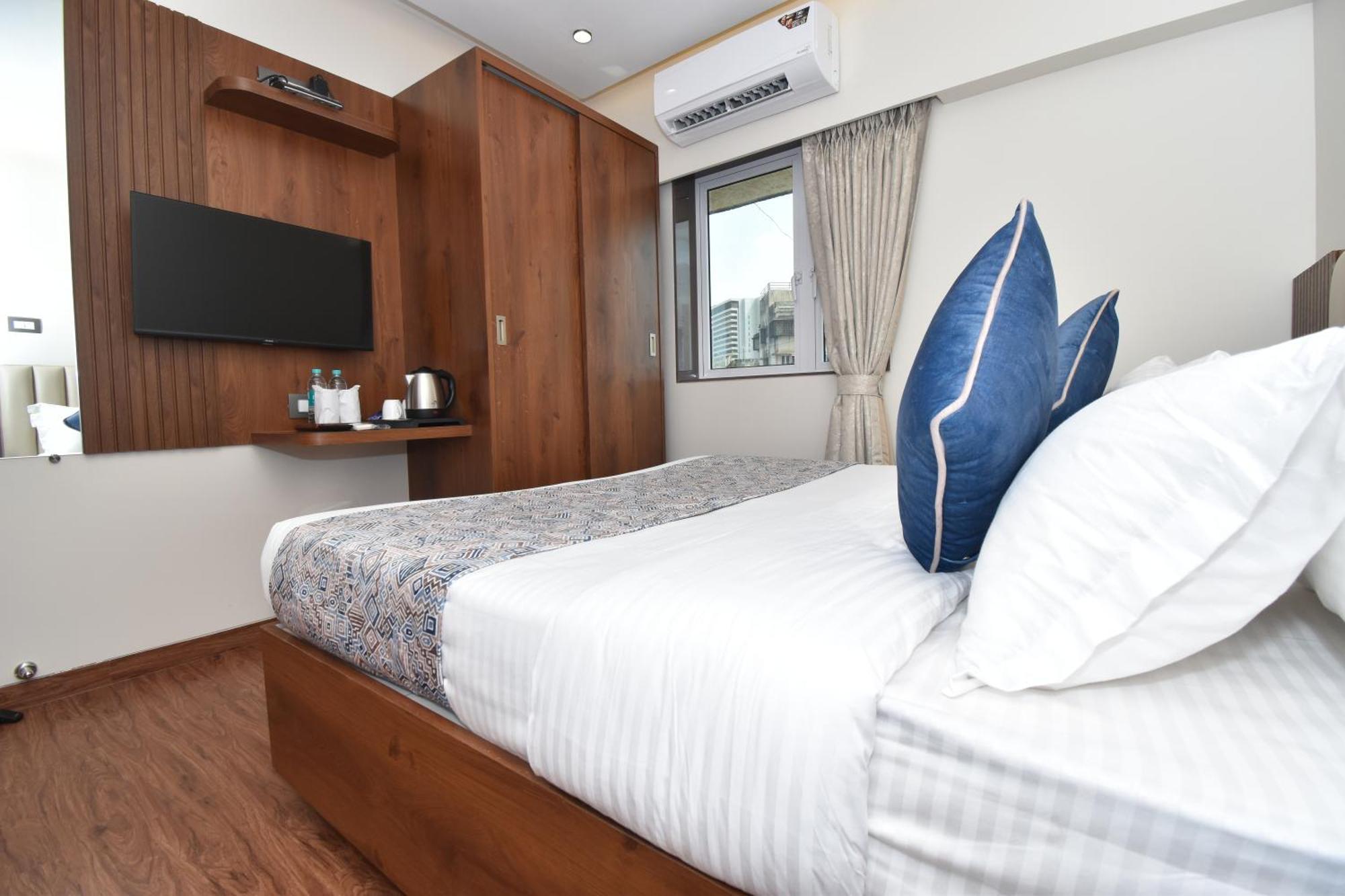 Hotel Kalpana Palace, Mumbai Ngoại thất bức ảnh