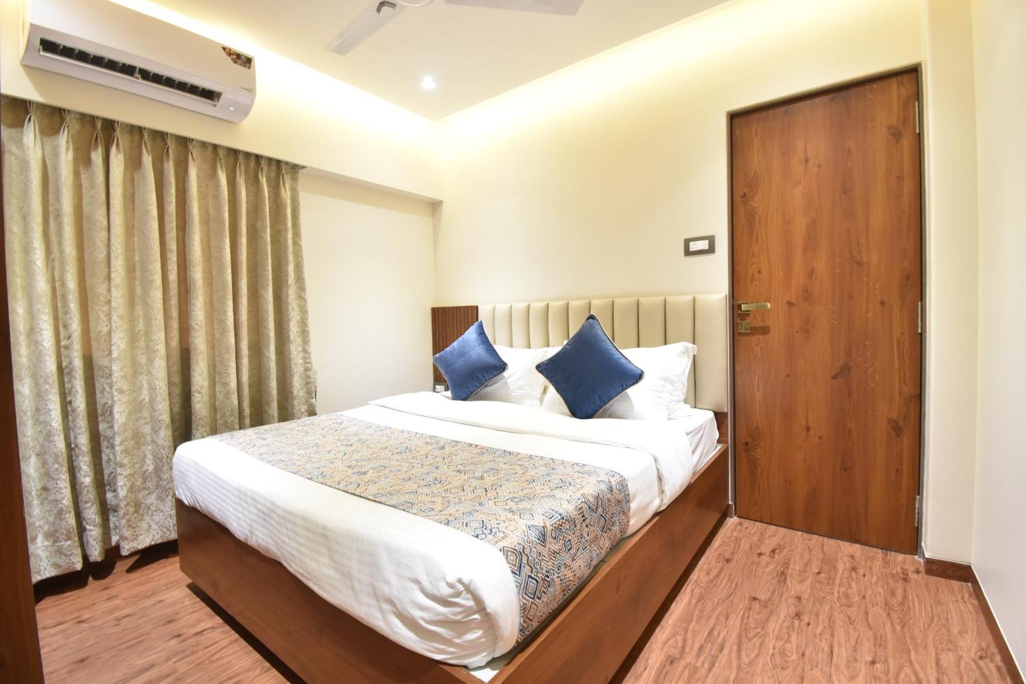 Hotel Kalpana Palace, Mumbai Ngoại thất bức ảnh