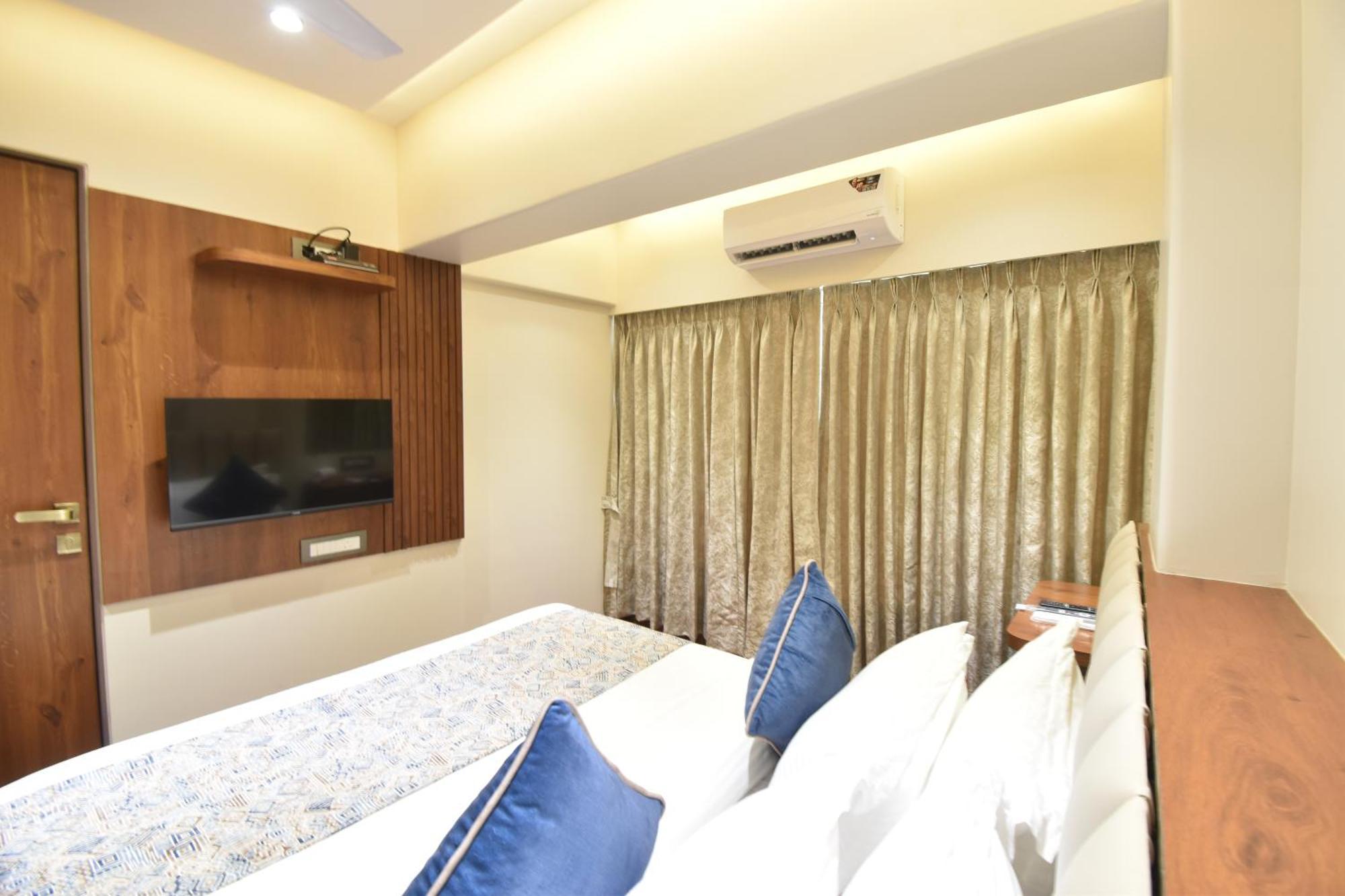 Hotel Kalpana Palace, Mumbai Ngoại thất bức ảnh