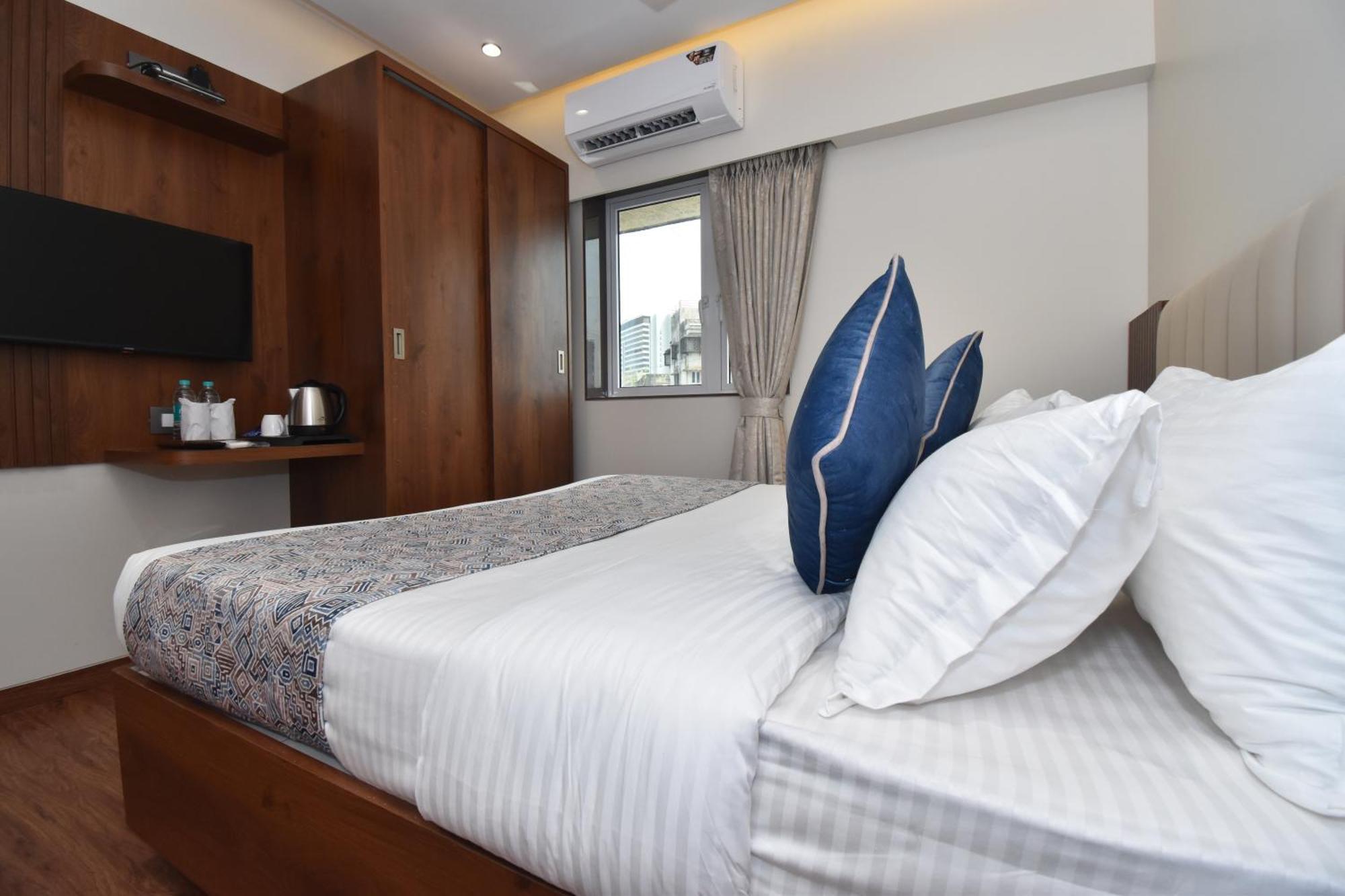 Hotel Kalpana Palace, Mumbai Ngoại thất bức ảnh