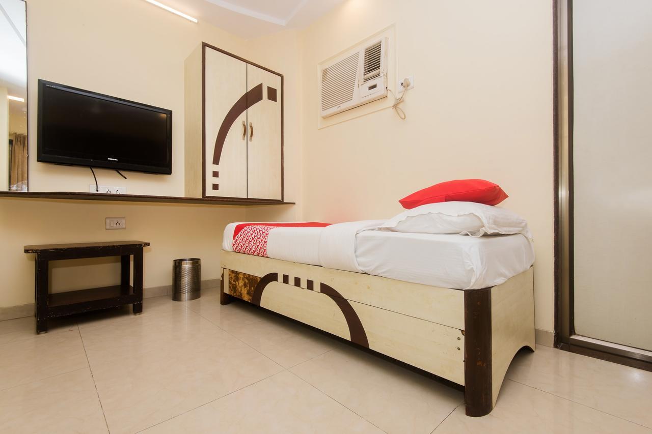 Hotel Kalpana Palace, Mumbai Ngoại thất bức ảnh